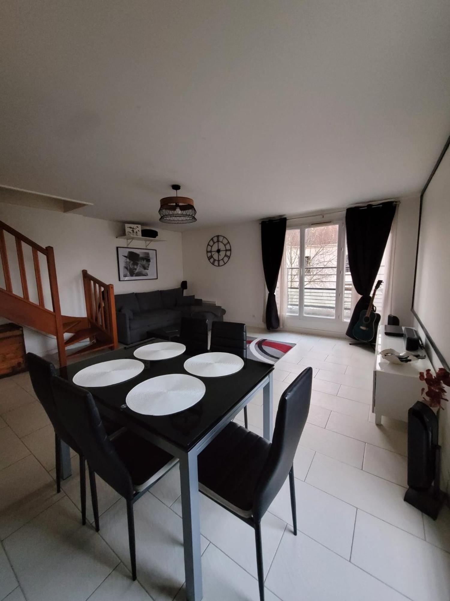 Duplex Proche Avec Ecran Cinema *